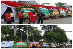 Kantor LKBN Antara Biro Jatim Dipenuhi Karangan Bunga (Video)