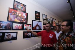 Gus Ipul Beri Hadiah Puisi di HUT Antara