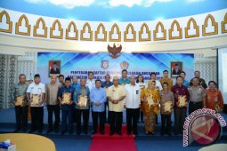Gubernur Gorontalo Serahkan Dipa 2018 Kabupaten/kota