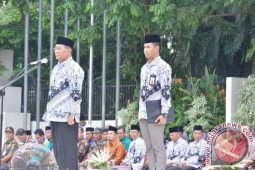 HSS Gelar Peringatan Hari Guru dan HUT ke-72 PGRI