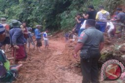 Jalur Transportasi Darat Ke Loksado Sudah Normal