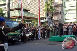 Kodam Udayana Kirim 20 Truk Bantuan Pengungsi Agung