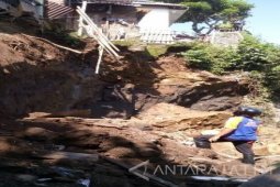 Hujan Deras, Rumah Warga Kota Malang Terbawa Longsor