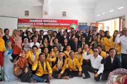 Mahasiswa Bali Merajut Kebinekaan di STIA Mataram 