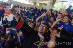 Menaker Ingatkan Pentingnya Kesiapan Mental Calon TKI