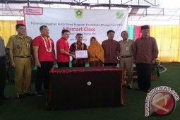Alfamart Sediakan Laboratorium Pengelolaan Bisnis Ritel SMK Di Bogor  (Video)