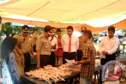 Polres Dan Disperindag Sidak Pasar Jelang Natal