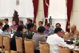 Jokowi Minta Pelayanan Transportasi Libur Akhir Tahun Diperhatikan (Video)