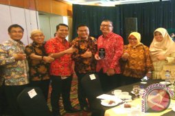 Mendagri Anugerahkan "Leadership Award" Kepada 24 Kepala Daerah