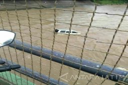 Jasad Pengemudi Mobil Tercebur Sungai Brantas Akhirnya Ditemukan