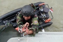 Prajurit Taifib Marinir Bebaskan Sandera