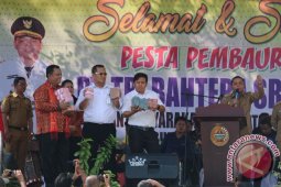 Bupati Boyong Investor Plasma ke Tapteng