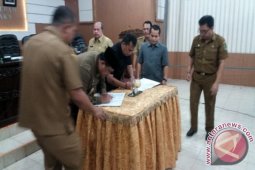 DPRD Labura Sahkan R-APBD TA 2018