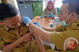 Ratusan Petugas RSUD Abdul Aziz divaksin