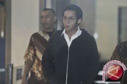 Anak lelaki Novanto bungkam usai diperiksa KPK