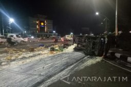 "Mini Cooper" Tabrak Dua Mobil di Surabaya (Video)