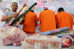 Polisi grebek gudang petasan di Indramayu