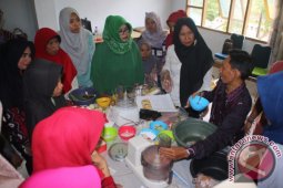 Perpursip Tabalong Gelar Pelatihan Pembuatan Makanan Ringan