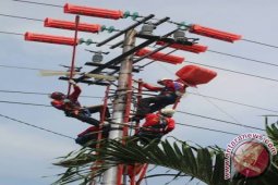 Pln gelar "galaxy" amankan listrik Natal