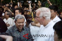 Aher minta doa keselamatan kepada Uskup Bandung