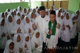 OJK Godok Aturan Tunggakan Debitur Multi Finance