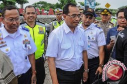 Polisi amankan empat truk kontainer beroperasi saat libur Natal