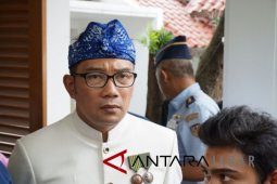 Ridwan Kamil mencoblos di TPS 21 Cigadung