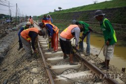 Daop Madiun Waspadai Jalur Kereta Rawa Longsor