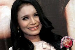 Penyanyi Rossa akan gelar konser amal Gunung Agung