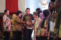 Presiden Jokowi Bagikan Sertifikat Tanah, Gubernur: Pergunakan Dengan Bijak