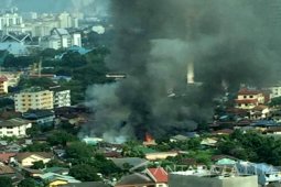 Terbakar Rumah Sewa TKI di Jiran (Video)
