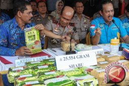 Kapolda Riau minta pengusaha hotel & hiburan jaga kamtibmas