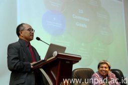 Gubernur Aher Berduka atas Wafatnya Dede Mariana