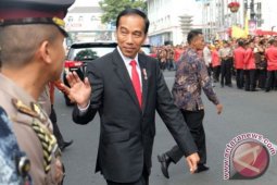 Presiden blusukan ke desa menghadiri  pernikahan
