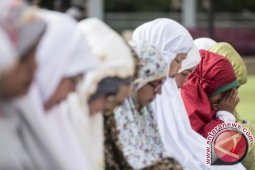 Di Kudus, malam tahun baru diisi istighosah
