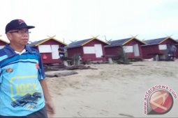 Wisatawan Penuhi Penginapan di Pantai Ujung Pandaran