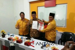 Hanura serahkan surat dukungan kepada Ridwan Kamil
