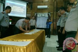 Kapolres HSU Tandatangani Pakta Integritas