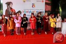 Lomba pemasangan "tekuluk" meriahkan HUT Jambi