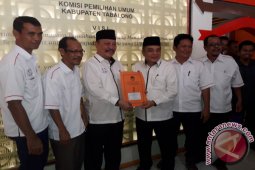 Pasangan Norhasani-Eddyan Daftar Ke KPU Tabalong
