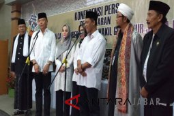 Didampingi kiai Tb Hasanuddin-Anton Charliyan daftar ke KPU