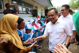 Banyuwangi Rekrut 50 Sarjana untuk Pelosok