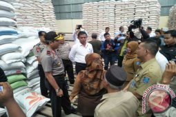 Kapolda Babel pantau persediaan beras Bulog