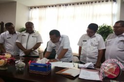 Bupati MTB tandatangani pakta integritas pengadaan barang