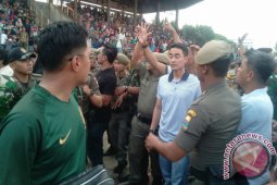 Diwarnai kericuhan Batanghari juarai Piala Gubernur