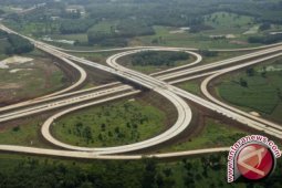 Presiden naik helikopter untuk resmikan tol Trans-Sumatera