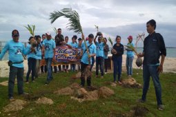 KMK Serang Cilegon Tanam Pohon Di Pulau Lima