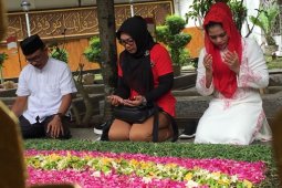 Cawagub Puti Pertemuan Tertutup dengan Gus Sholah
