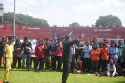 Di Kediri, Indra Sjafri Adakan "Coaching Clinic"