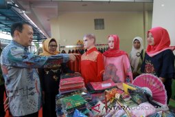 Kain karawo akan dipamerkan pada pertemuan IMF